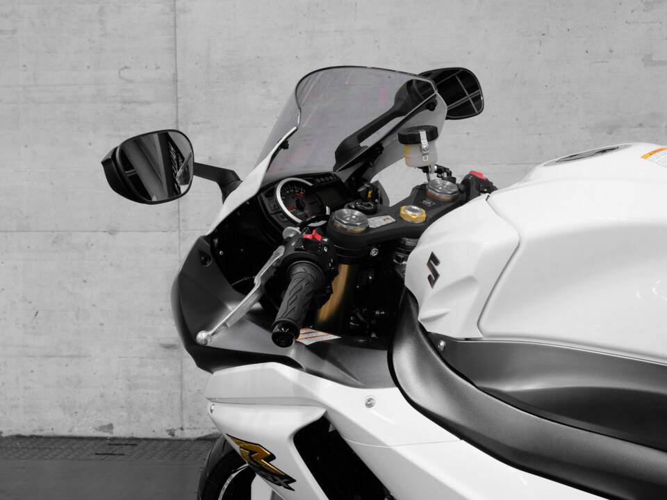 Bild 8/21 von Suzuki DUMMY (2010)