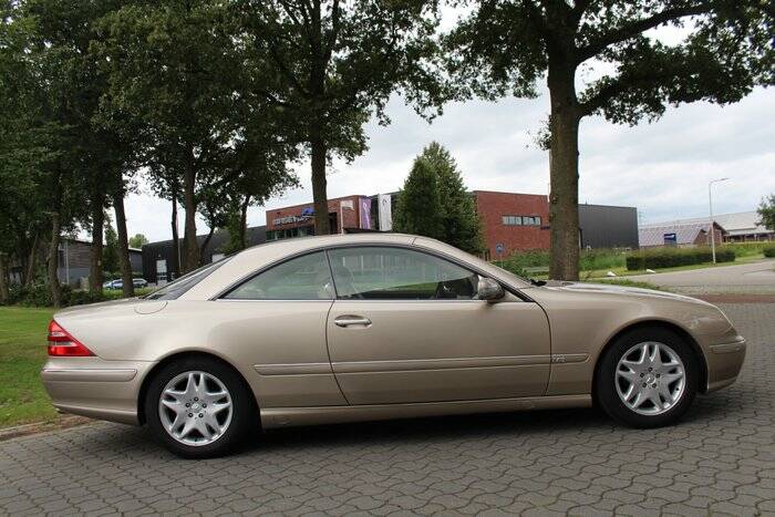 Bild 4/7 von Mercedes-Benz CL 500 (2000)