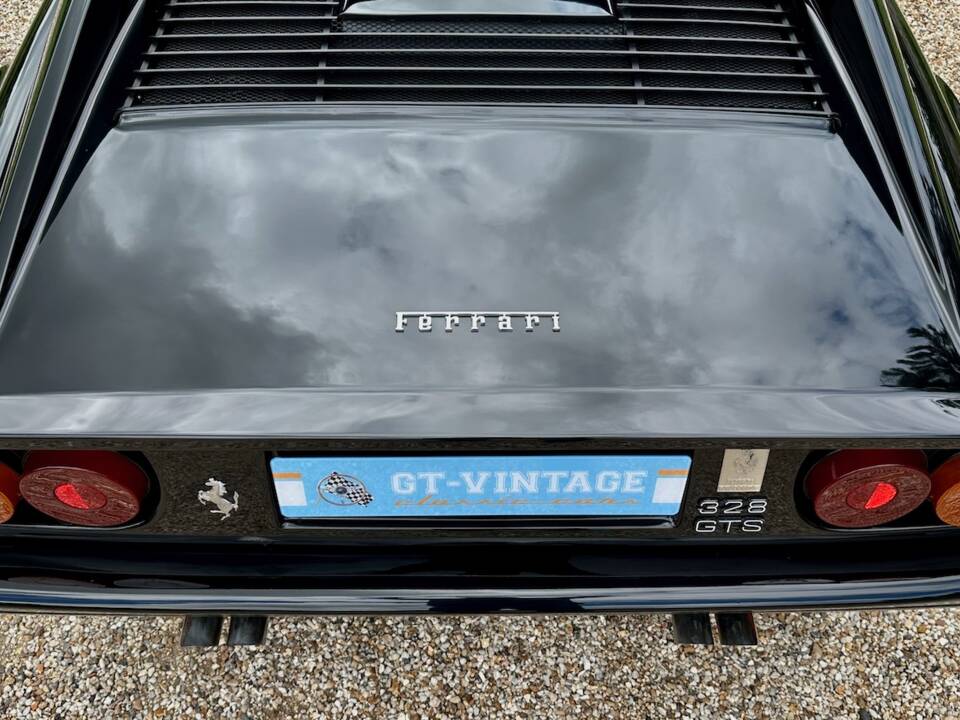 Bild 18/86 von Ferrari 328 GTS (1988)