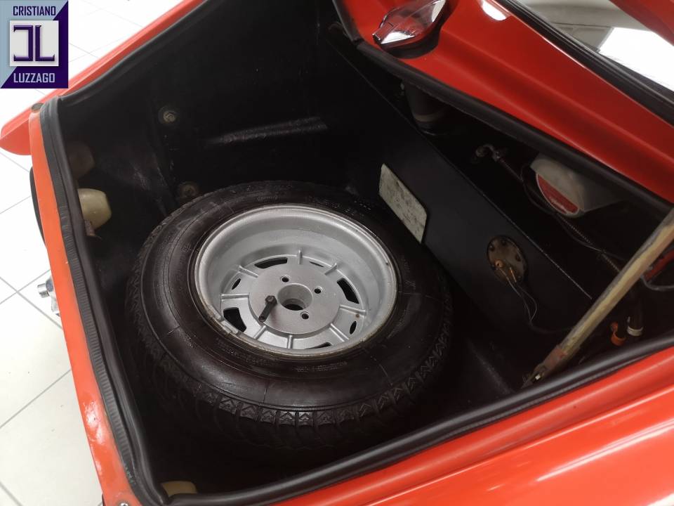 Image 33/39 of Marcos 2000 GT (1970)