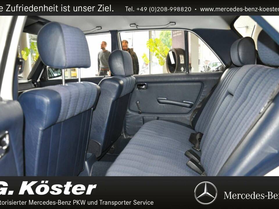 Immagine 11/15 di Mercedes-Benz 200 (1980)