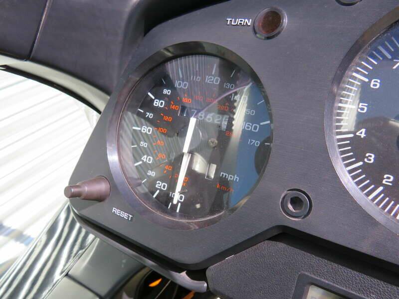 Image 11/44 de Honda VFR 750F (1991)