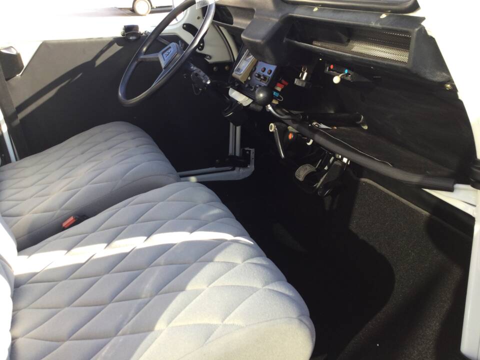 Image 16/19 of Citroën 2 CV 6 (1987)