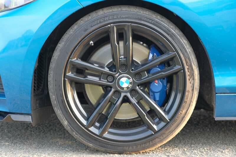 Image 22/50 of BMW M235i (2019)