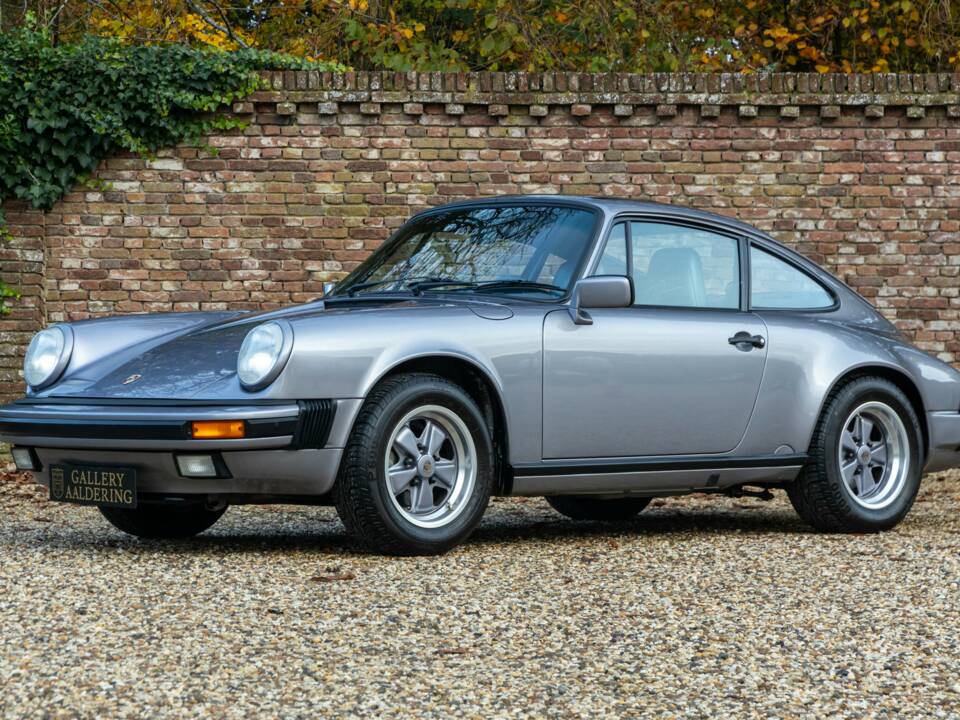 Immagine 16/50 di Porsche 911 Carrera 3.2 "25 years 911" (1988)
