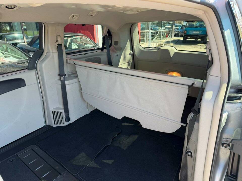 Bild 16/22 von Lancia Voyager 3.6 (2012)