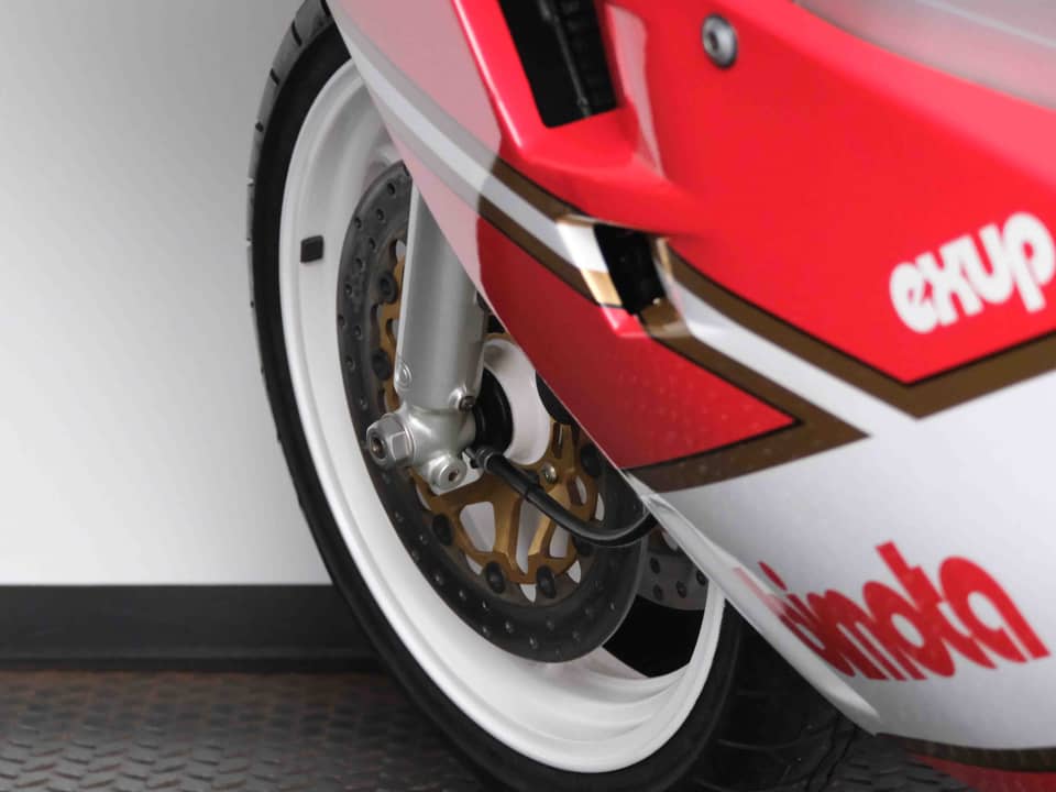 Image 69/95 of Bimota YB6 (1990)