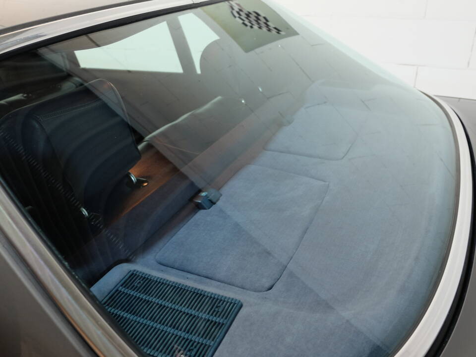 Image 13/31 of Mercedes-Benz 500 SEL (1987)