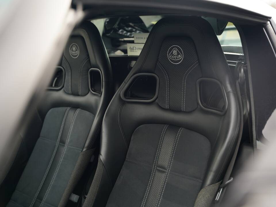 Image 18/50 of Lotus Exige S (2014)