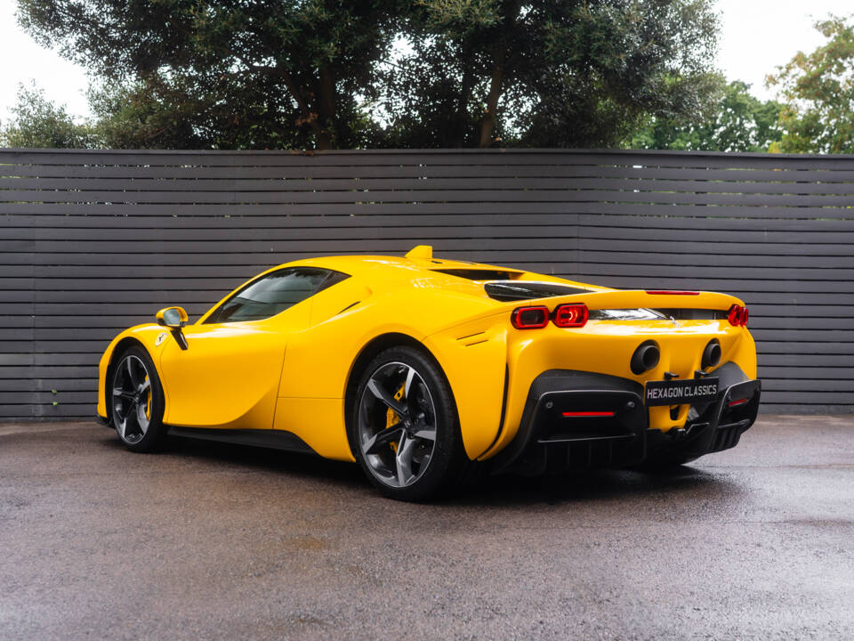 Immagine 2/61 di Ferrari SF90 Stradale (2021)