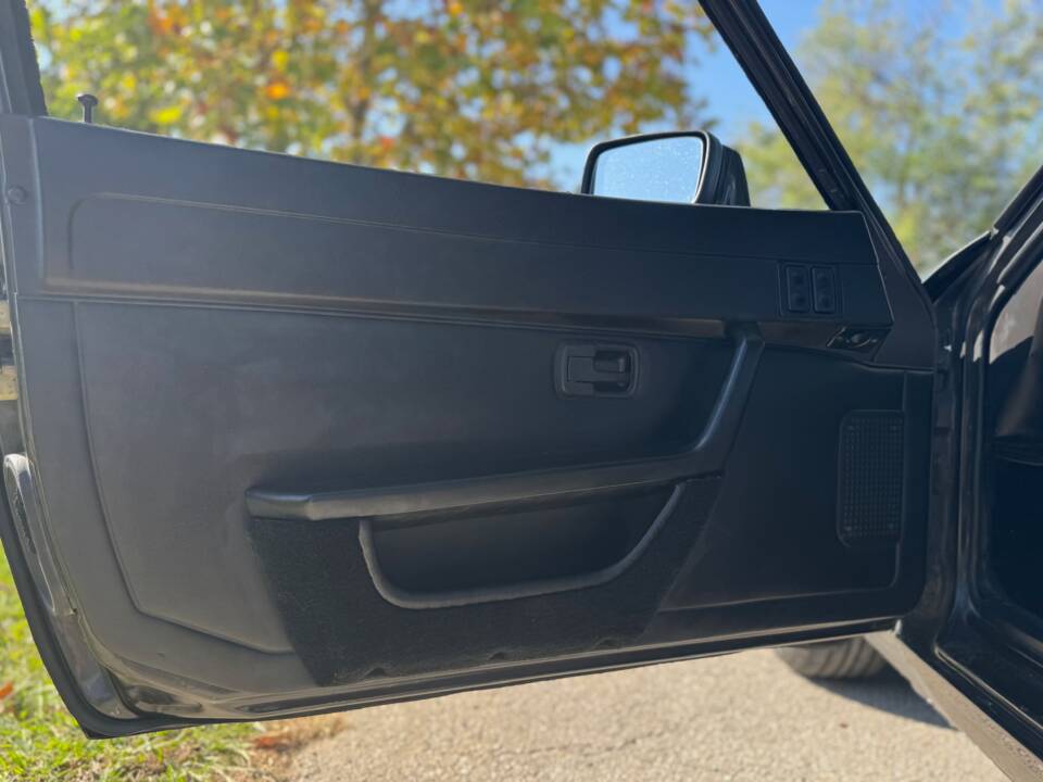 Image 21/35 of Porsche 924 S (1986)