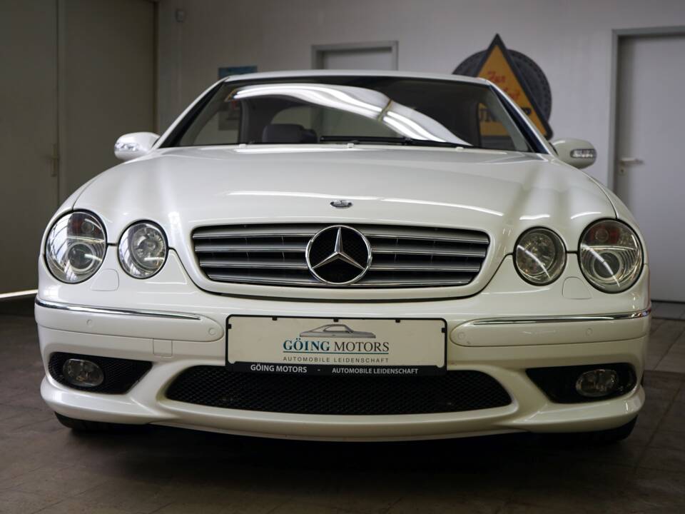 Immagine 4/37 di Mercedes-Benz CL 65 AMG (2005)