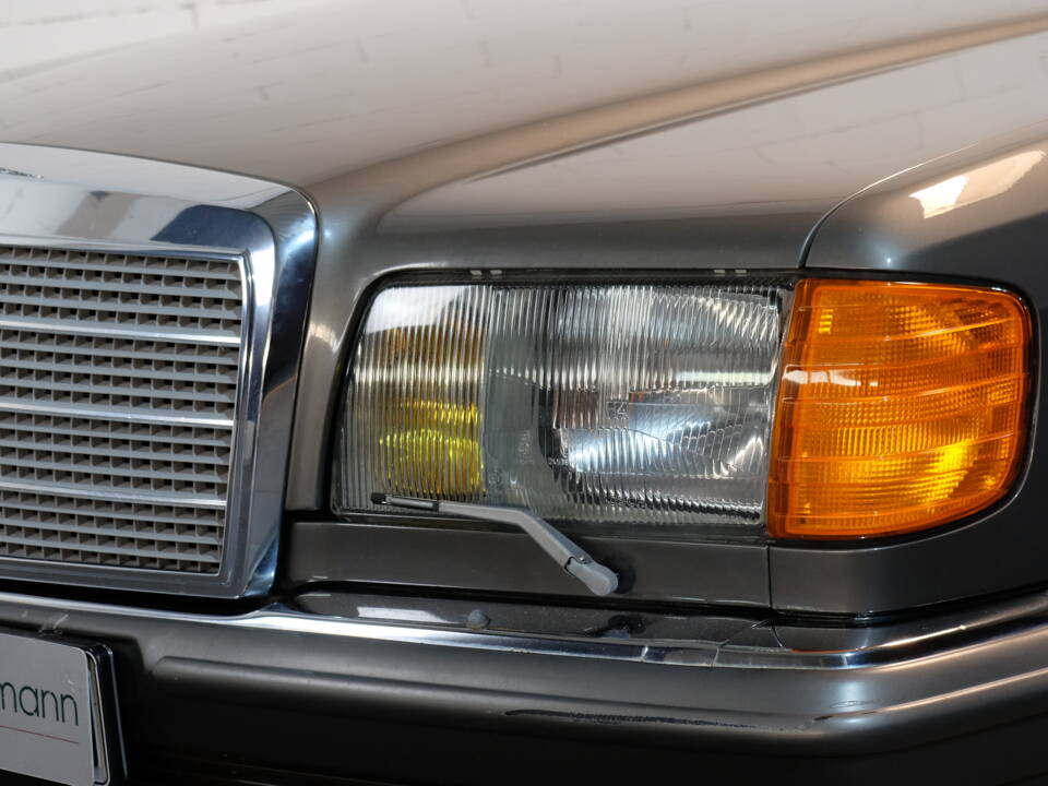 Image 7/31 of Mercedes-Benz 500 SEL (1987)
