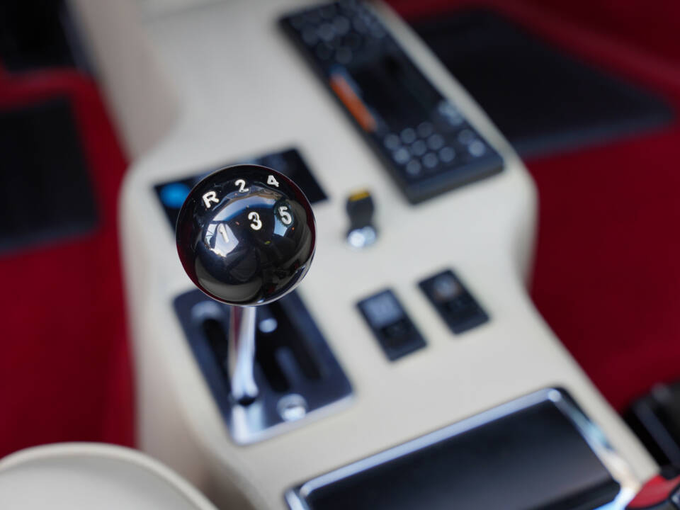 Image 14/50 of Ferrari Dino 308 GT4 (1976)