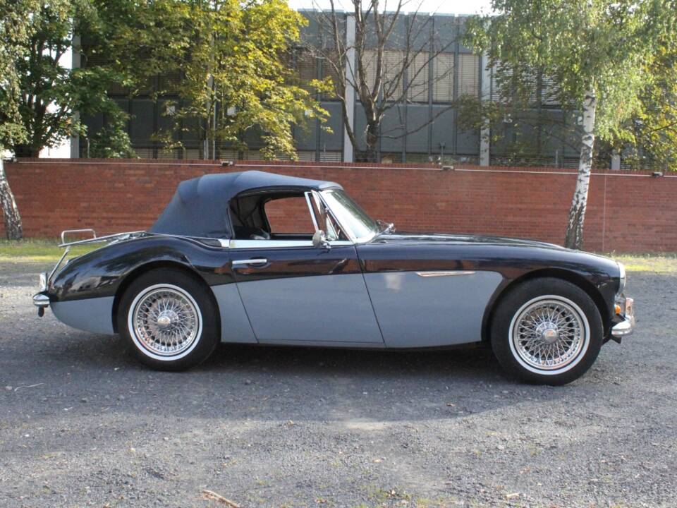 Image 6/22 of Austin-Healey 3000 Mk II (BJ7) (1963)