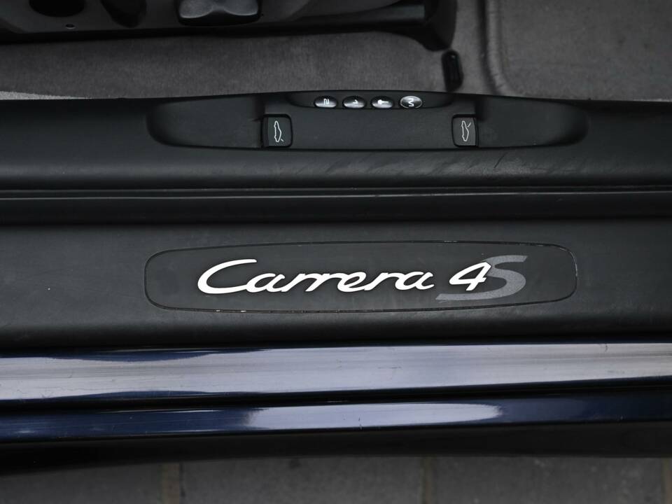 Bild 47/50 von Porsche 911 Carrera 4S (2004)