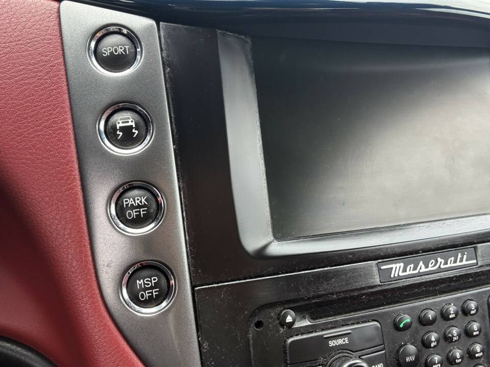 Immagine 15/39 di Maserati GranTurismo 4.2 (2008)