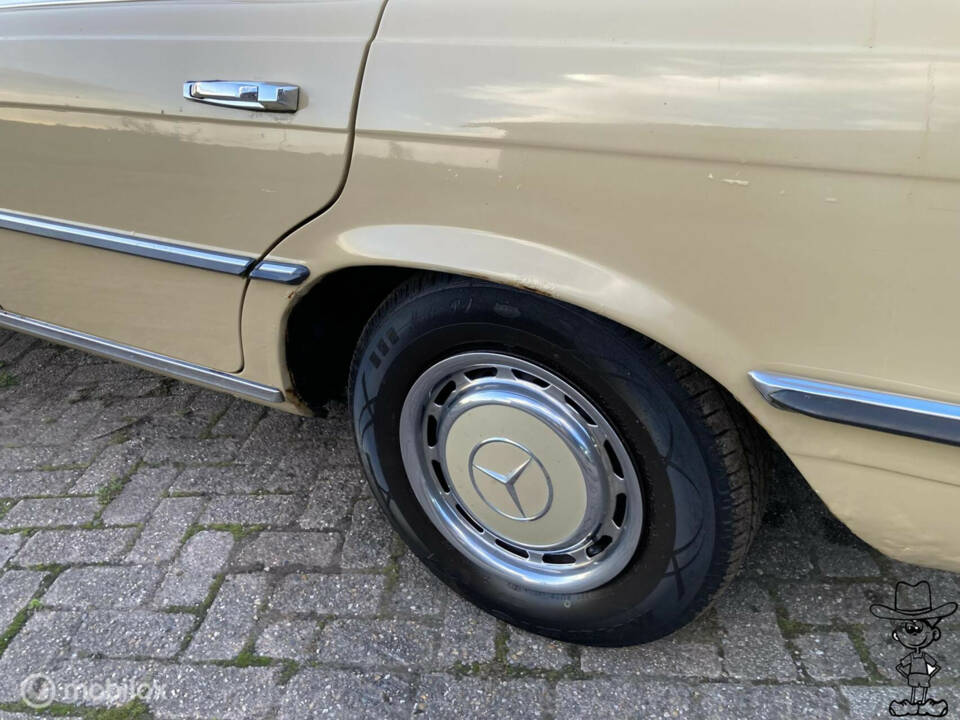 Image 26/31 of Mercedes-Benz 280 S (1975)