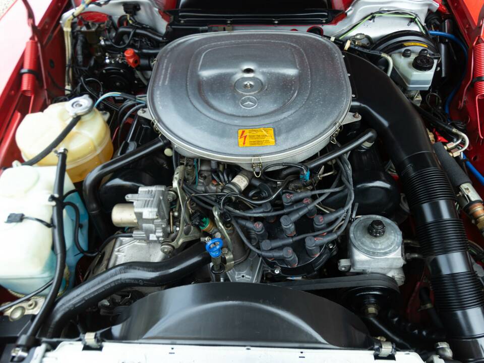 Imagen 26/50 de Mercedes-Benz 560 SL (1986)