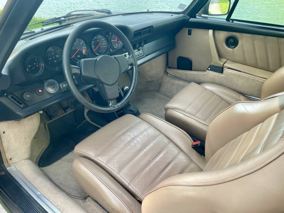 Bild 2/8 von Porsche 911 Carrera 3.2 (1984)
