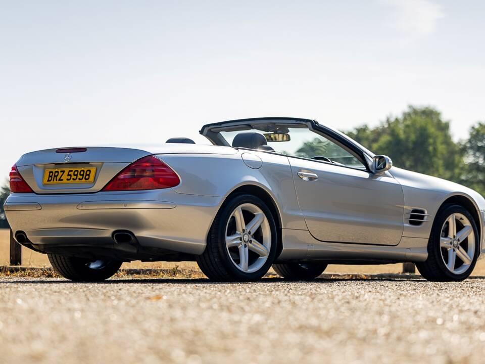 Image 6/50 de Mercedes-Benz SL 500 (2003)