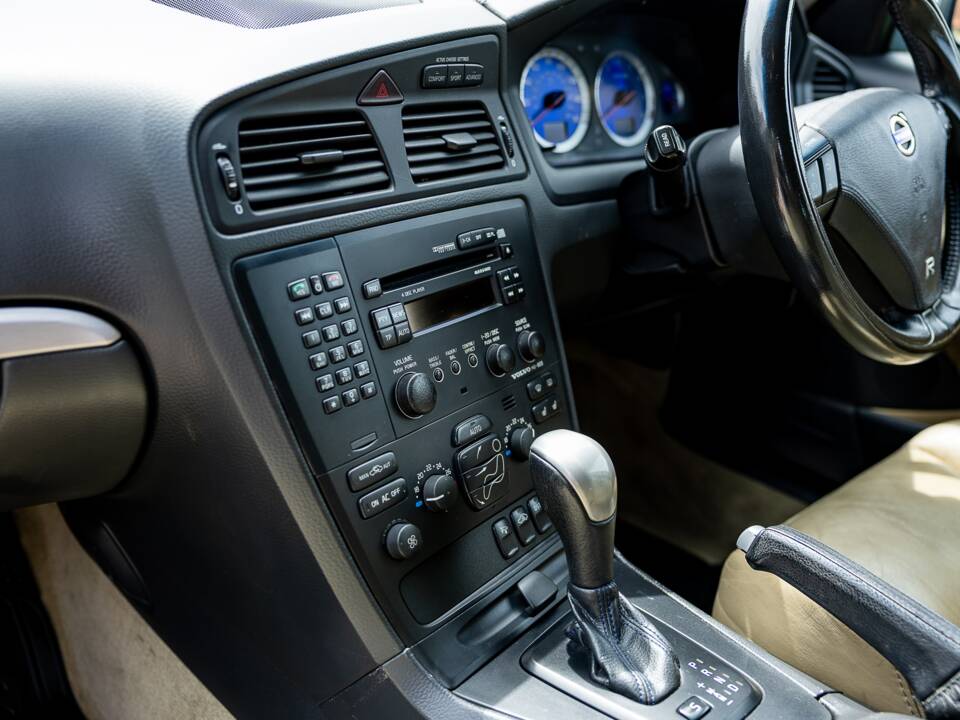 Image 29/50 de Volvo V70 R AWD (2003)