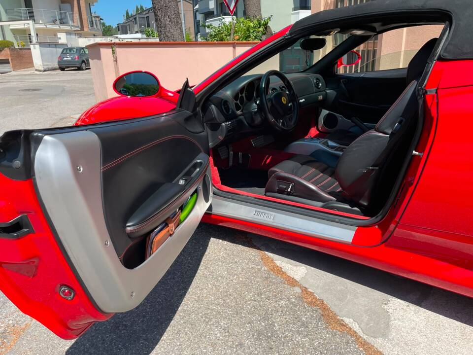 Image 25/41 of Ferrari 360 Spider (2003)