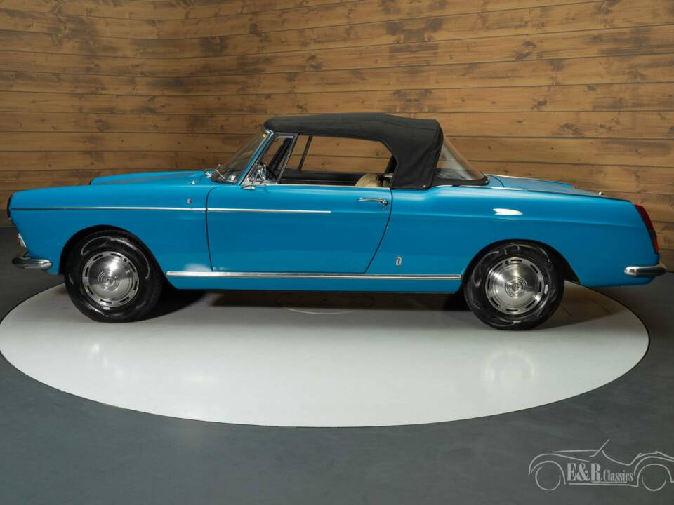 Image 4/6 de Peugeot 404 Convertible (1967)