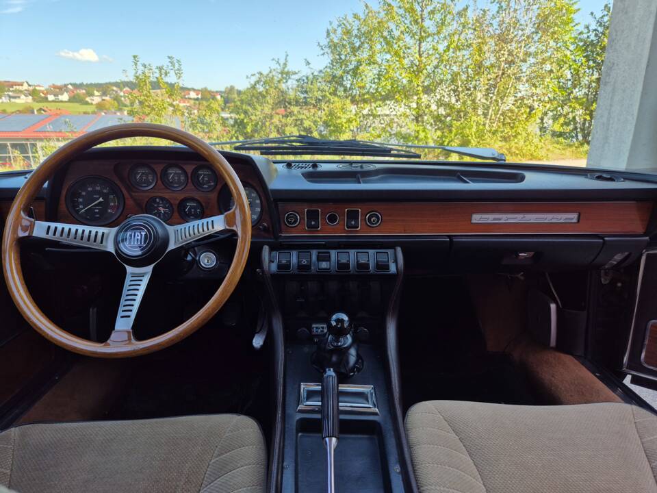 Immagine 30/51 di FIAT Dino 2400 Coupe (1971)