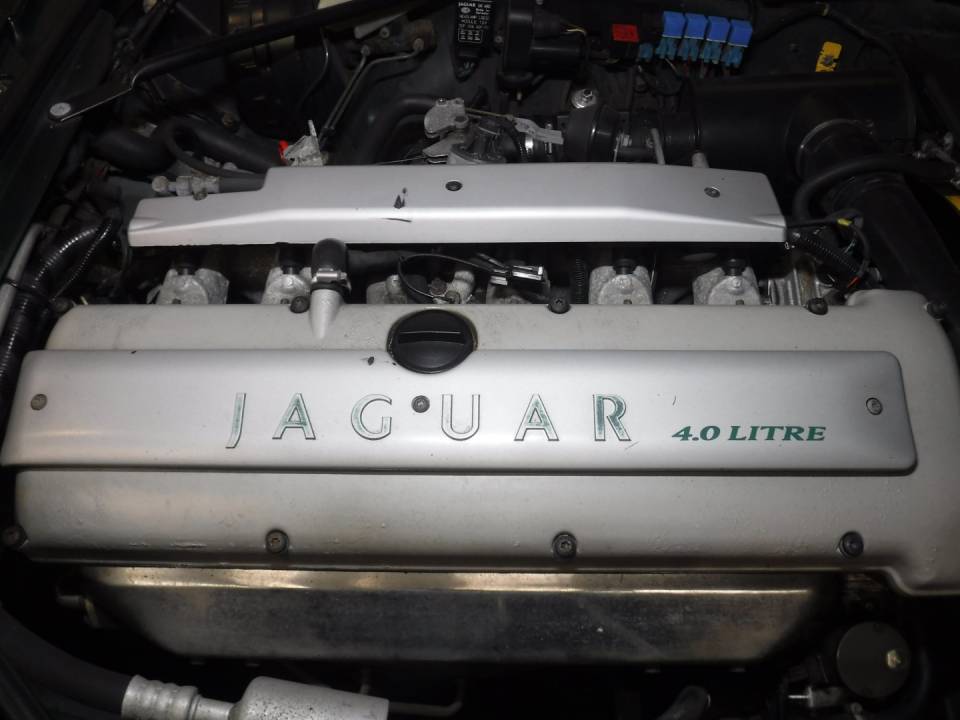 Image 45/50 of Jaguar XJS 6.0 (1995)