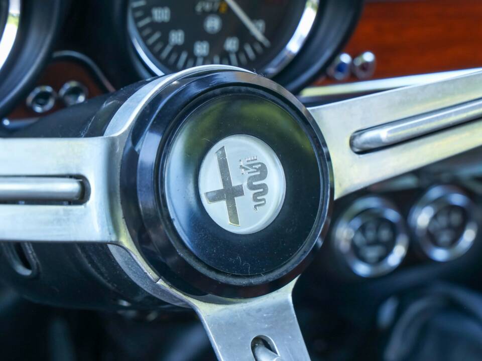 Bild 45/50 von Alfa Romeo Giulia 1300 GT Junior (1972)
