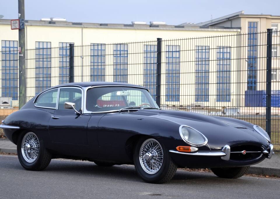 Afbeelding 13/32 van Jaguar E-Type 4.2 (1967)