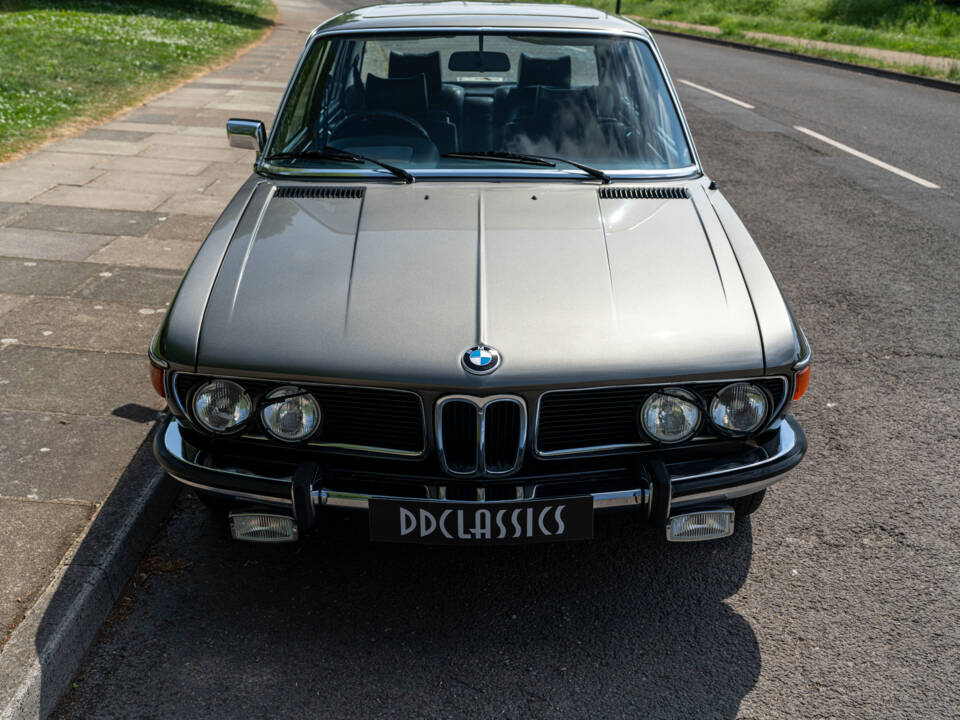 Afbeelding 7/29 van BMW 3,3 L (1975)
