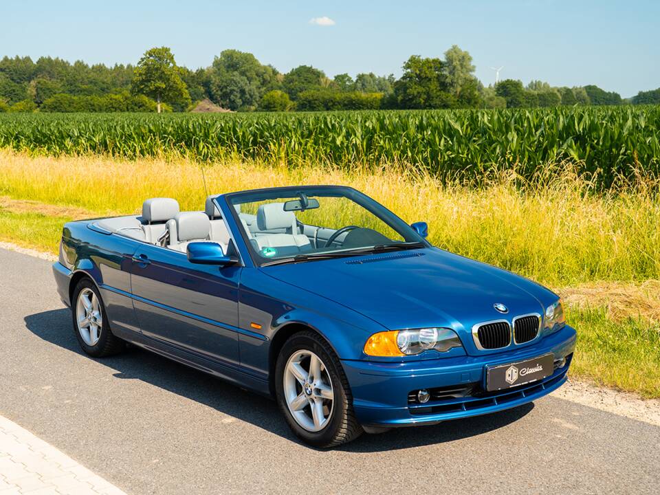 Image 2/31 of BMW 325Ci (2001)