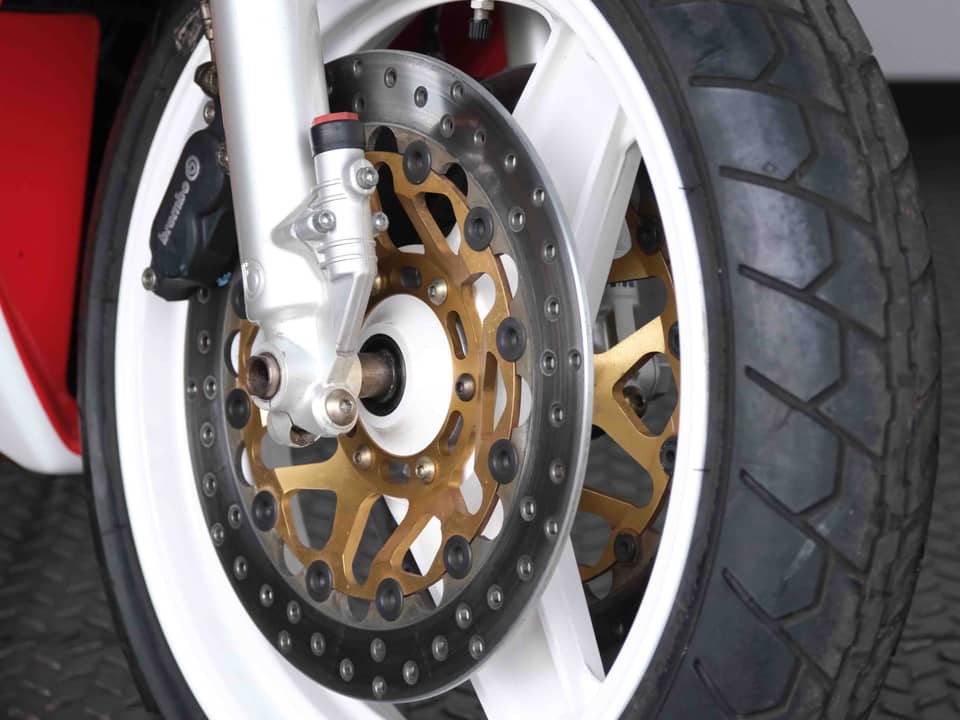 Image 27/95 of Bimota YB6 (1990)