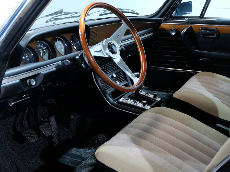 Image 4/32 de BMW 3,0 CSi (1972)