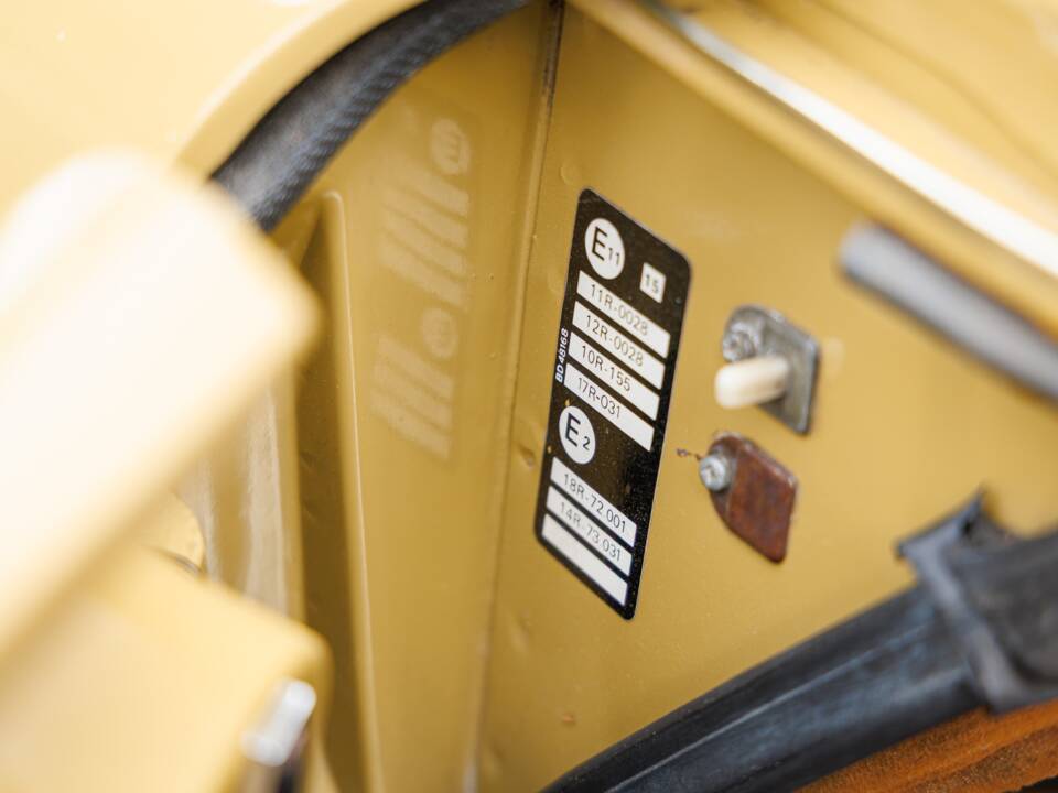 Bild 25/40 von Daimler Sovereign 4.2 (1976)