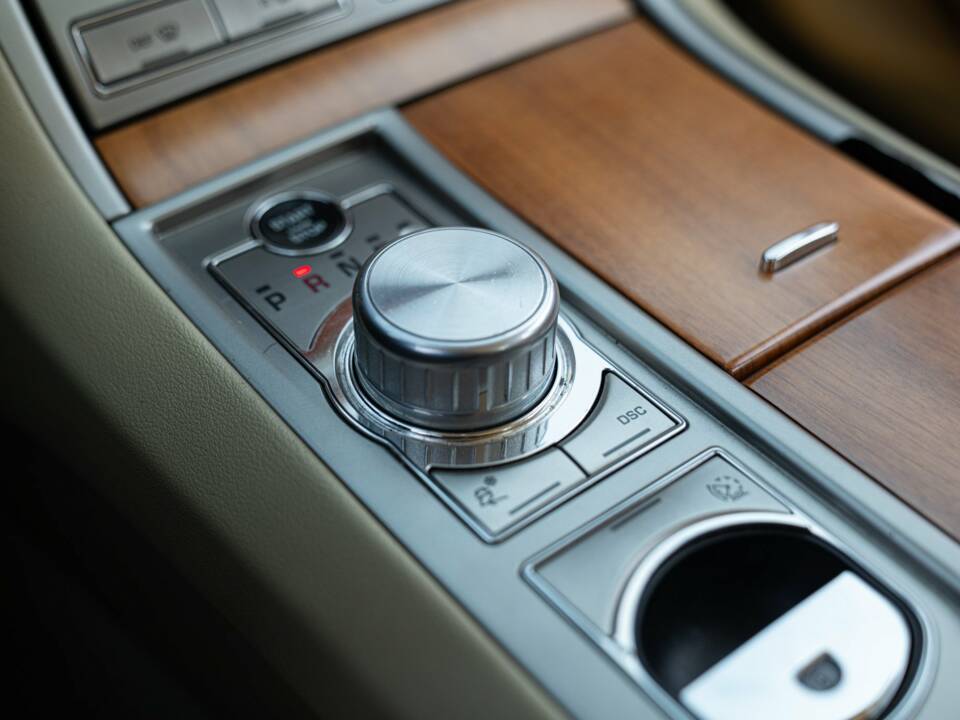 Immagine 33/50 di Jaguar XF 3.0 D-S (2008)
