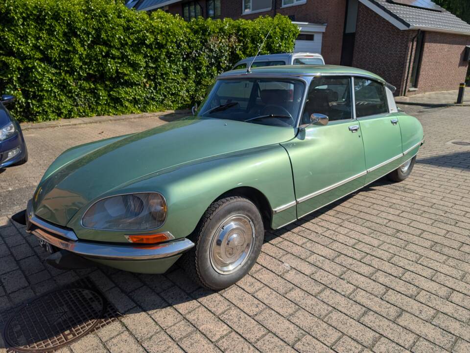 Image 19/25 of Citroën DS 23 Pallas (1975)