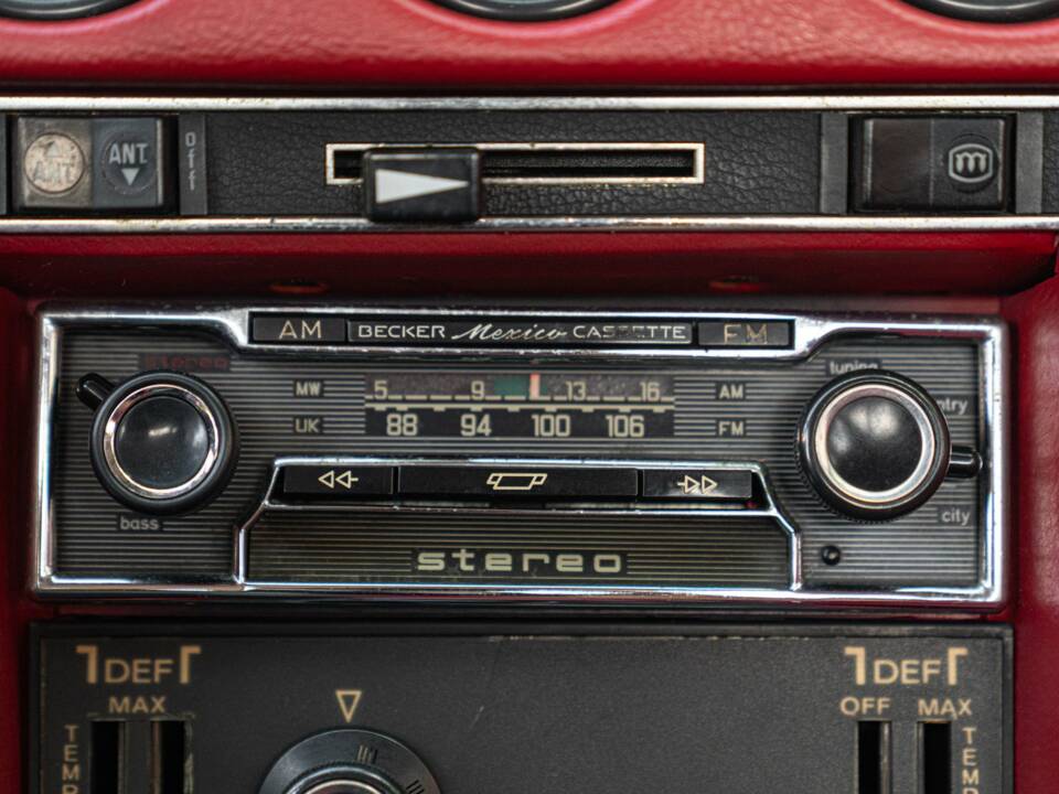 Image 46/50 de Mercedes-Benz 450 SL (1977)