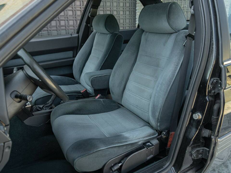 Image 32/50 of Alfa Romeo 164 2.0 (1990)