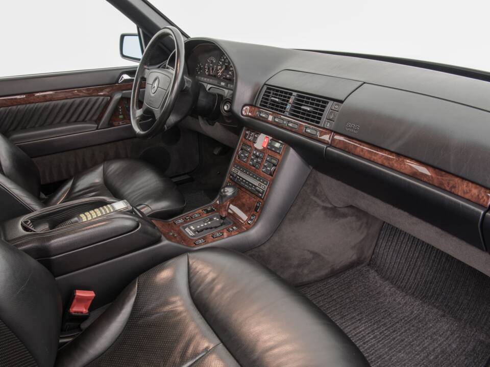 Image 17/45 of Mercedes-Benz 500 SEL (1992)