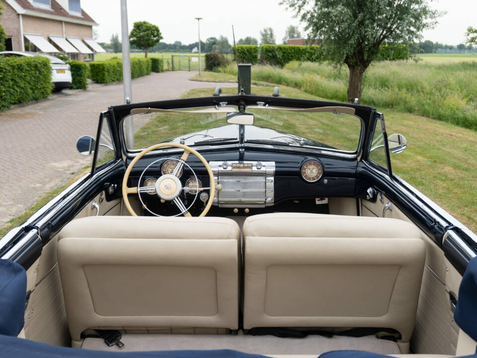 Image 8/8 of Buick 50 Super Convertible (1947)