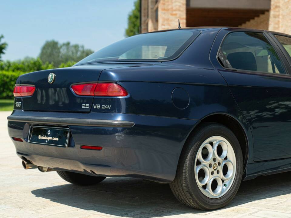 Imagen 16/50 de Alfa Romeo 156 2.5 V6 (2000)