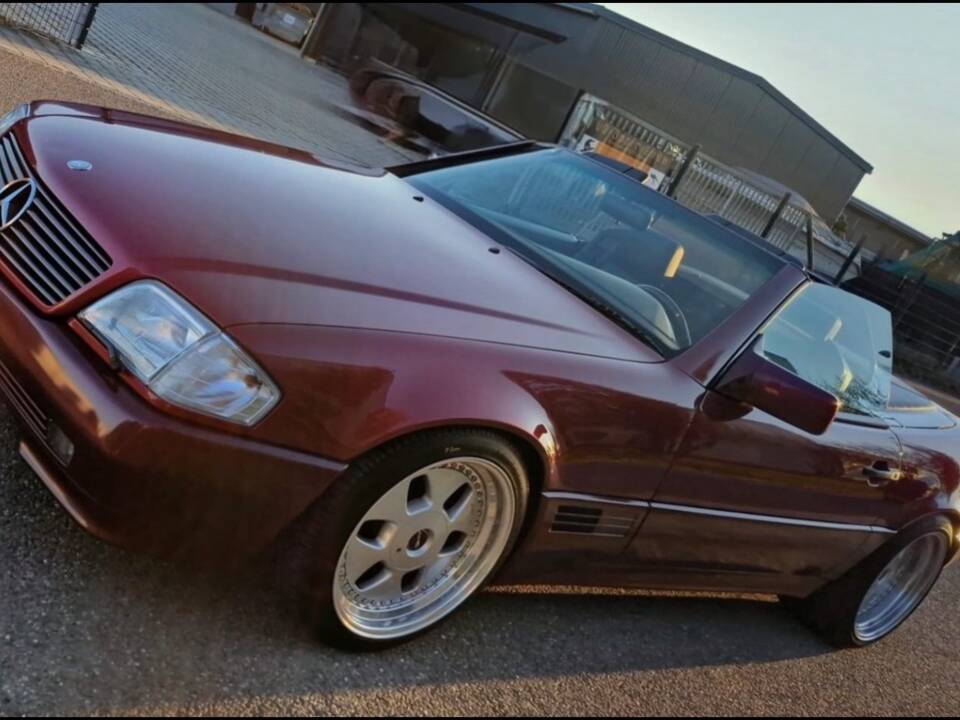 Imagen 2/7 de Mercedes-Benz 500 SL (1991)