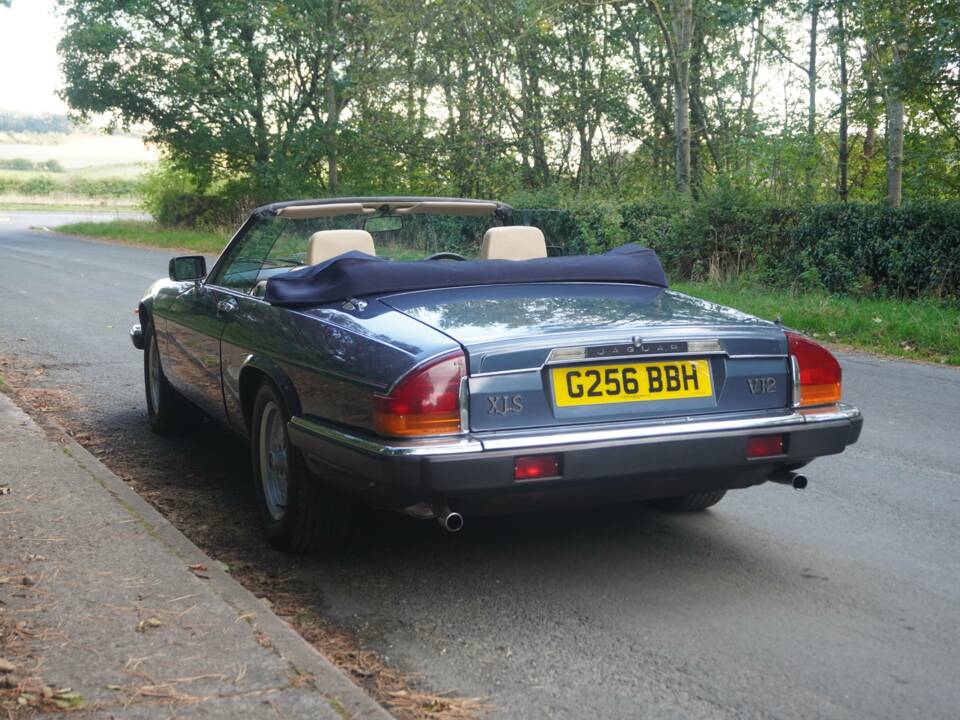 Image 4/20 of Jaguar XJS 5.3 V12 (1989)