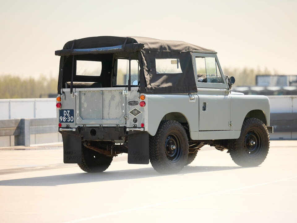 Image 20/67 of Land Rover 88 (1963)