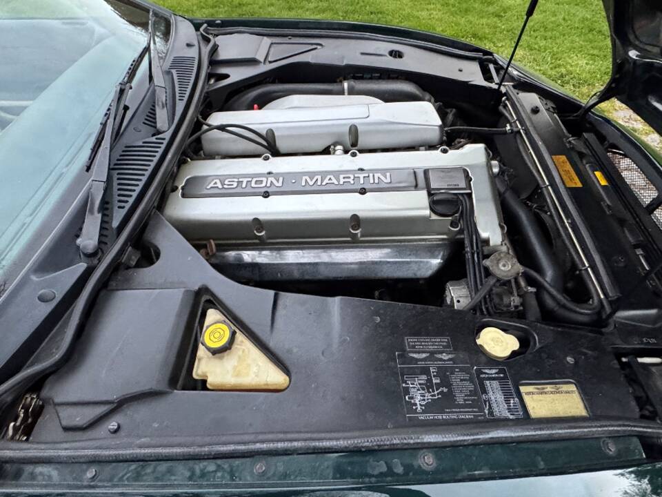 Image 29/44 of Aston Martin DB 7 Volante (1998)