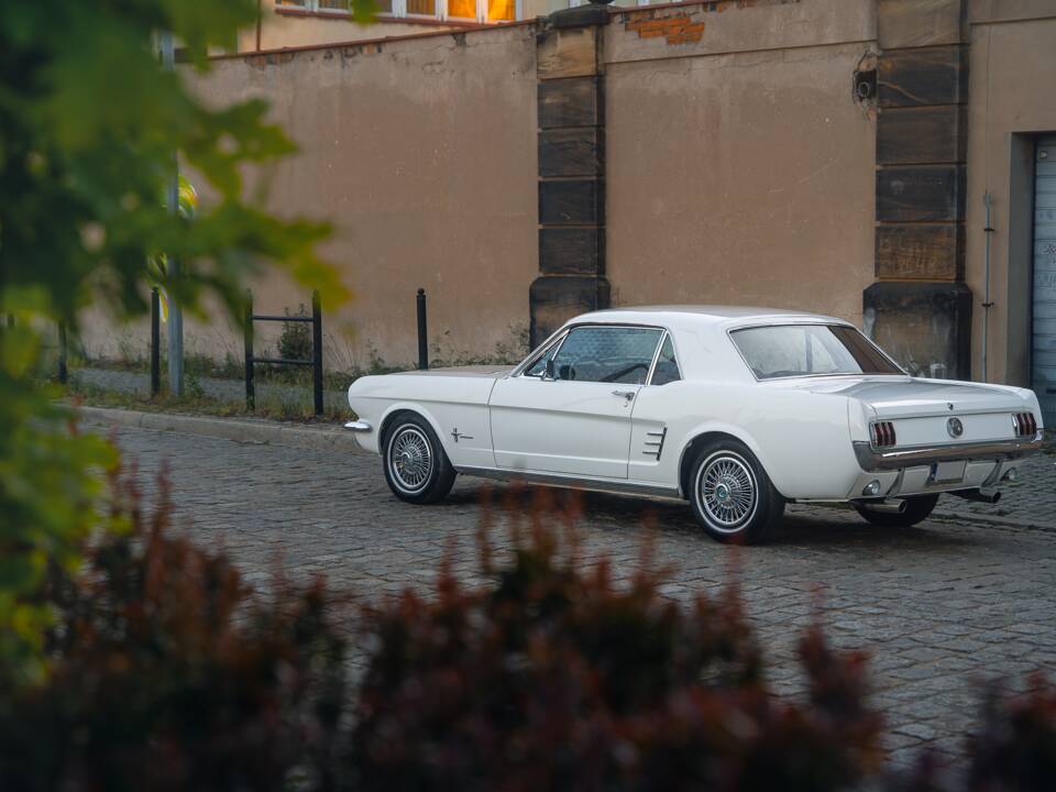 Image 50/53 of Ford Mustang 200 (1966)