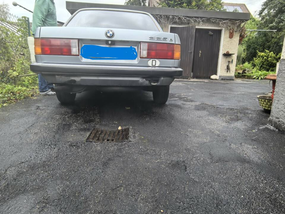 Immagine 8/9 di BMW 325e (1985)